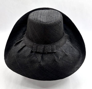 Raffia Curve Brim Hat Standard Brim in Black Madagascan