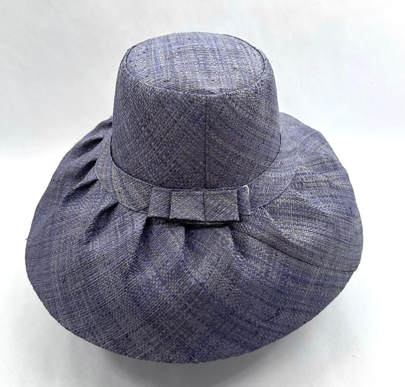 Raffia Curve Brim Hat Standard Brim in Cornflower Madagascan