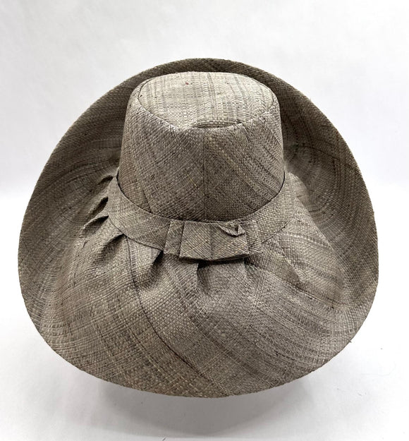 Raffia Curve Brim Hat Standard Brim in Dove Grey Madagascan