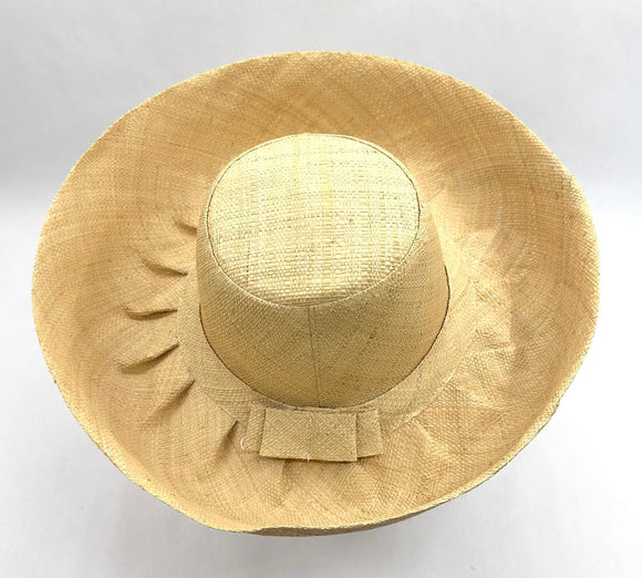 Raffia Curve Brim Hat Standard Brim in Natural Madagascan