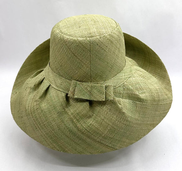 Raffia Curve Brim Hat Standard Brim in Pale Green Madagascan