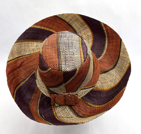 Raffia Curve Brim Hat Standard Brim in Chocolate Box Madagascan