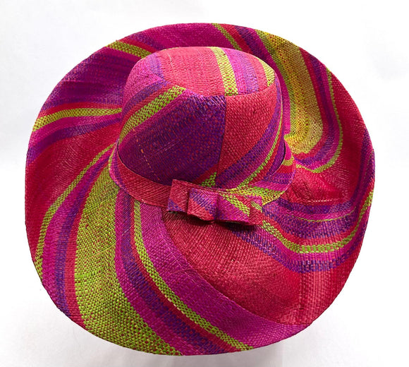 Raffia Curve Brim Hat Standard Brim in Rosy Apple Madagascan