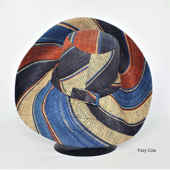 Raffia Curve Brim Hat Standard Brim in Fizzy Cola Madagascan