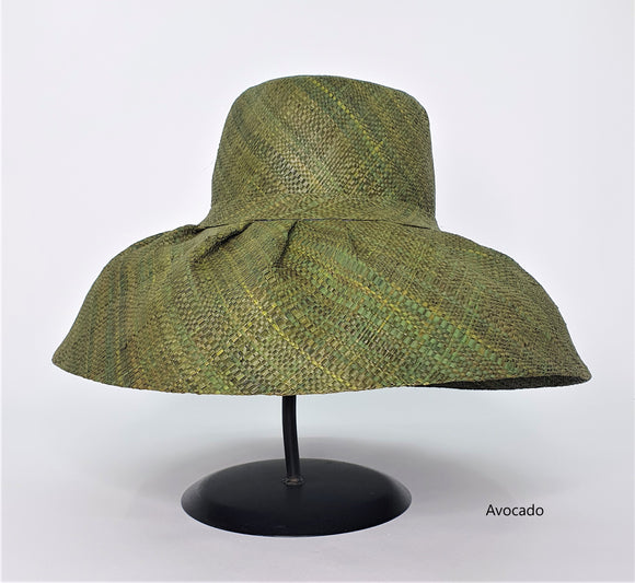 Raffia Curve Brim Hat Standard Brim in Avocado Madagascan
