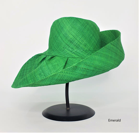 Raffia Curve Brim Hat Standard Brim in Emerald Madagascan