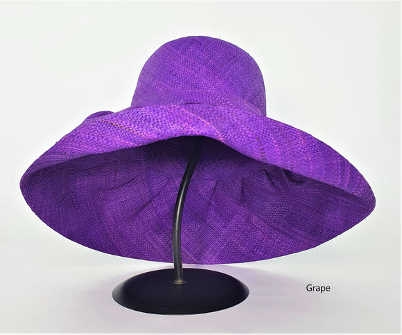 Raffia Curve Brim Hat in Grape
