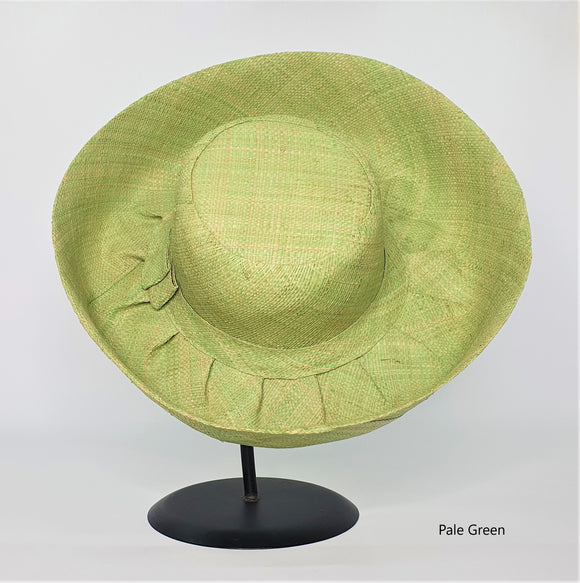 Raffia Curve Brim Hat in Pale Green