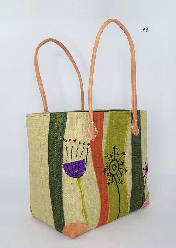 LILIES RAFFIA BASKET MEDIUM Madagascan