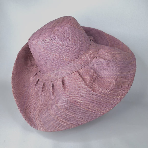 Raffia Curve Brim Hat Standard Brim in Lavender Madagascan