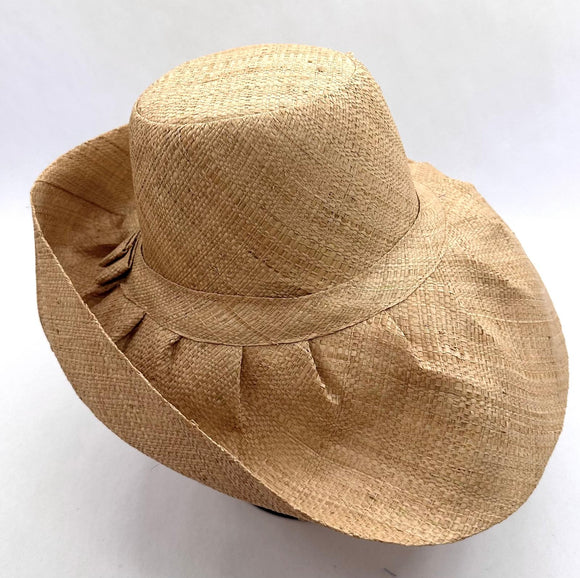 Raffia Curve Brim Hat Standard Brim in Sand Madagascan