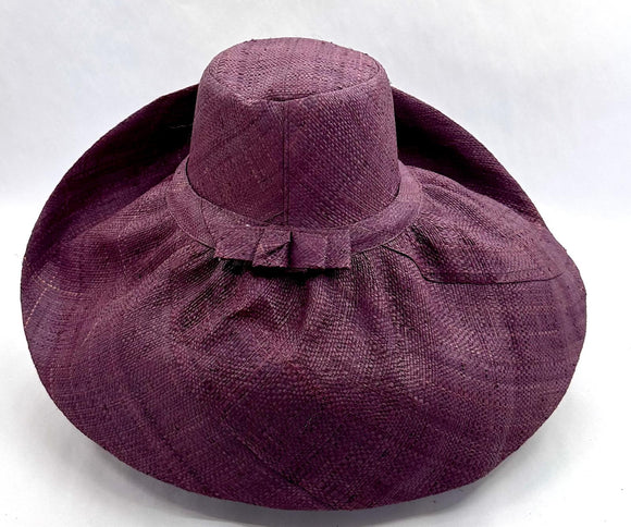 Raffia Curve Brim Hat Large Brim in Garnet Madagascan
