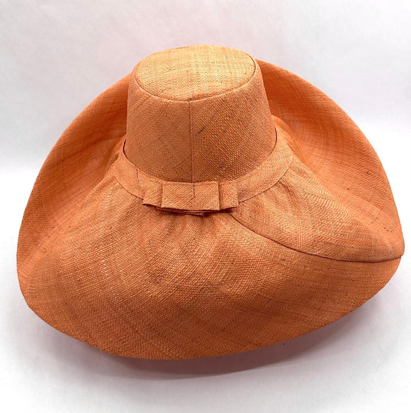 Raffia Curve Brim Hat Large Brim in Apricot Madagascan